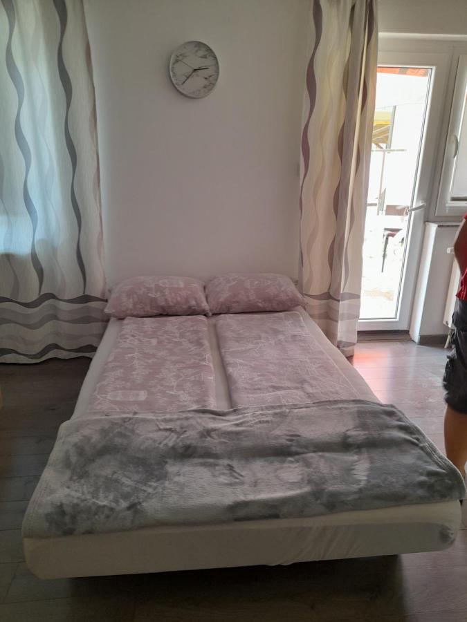 Studio Apartments Adian Кореница Экстерьер фото